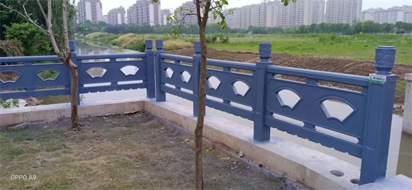 水泥護欄